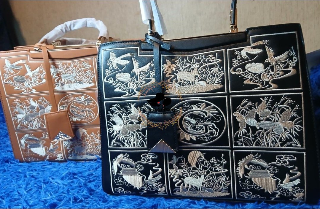 Cartera golden wolf